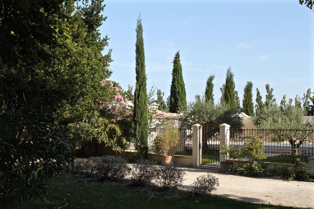 Bed and Breakfast Domaine De Fontbelle Graveson Exterior foto